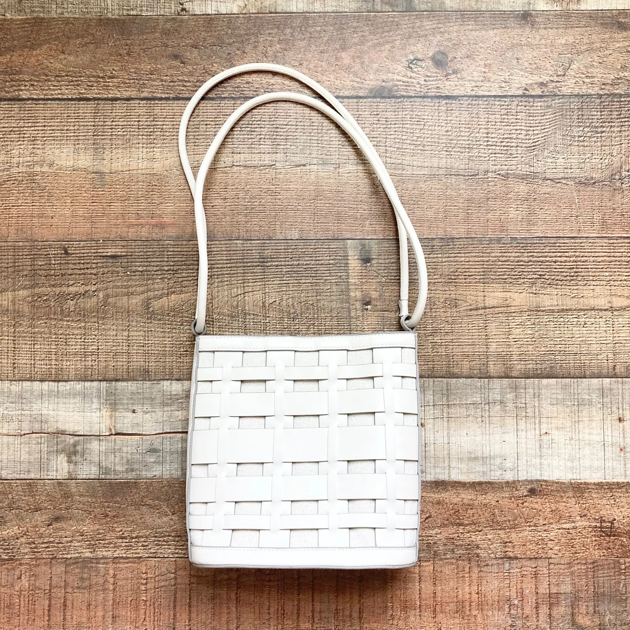 A NEW DAY CREAM WEAVE WOVEN BUCKET BAG ( ONLINE)