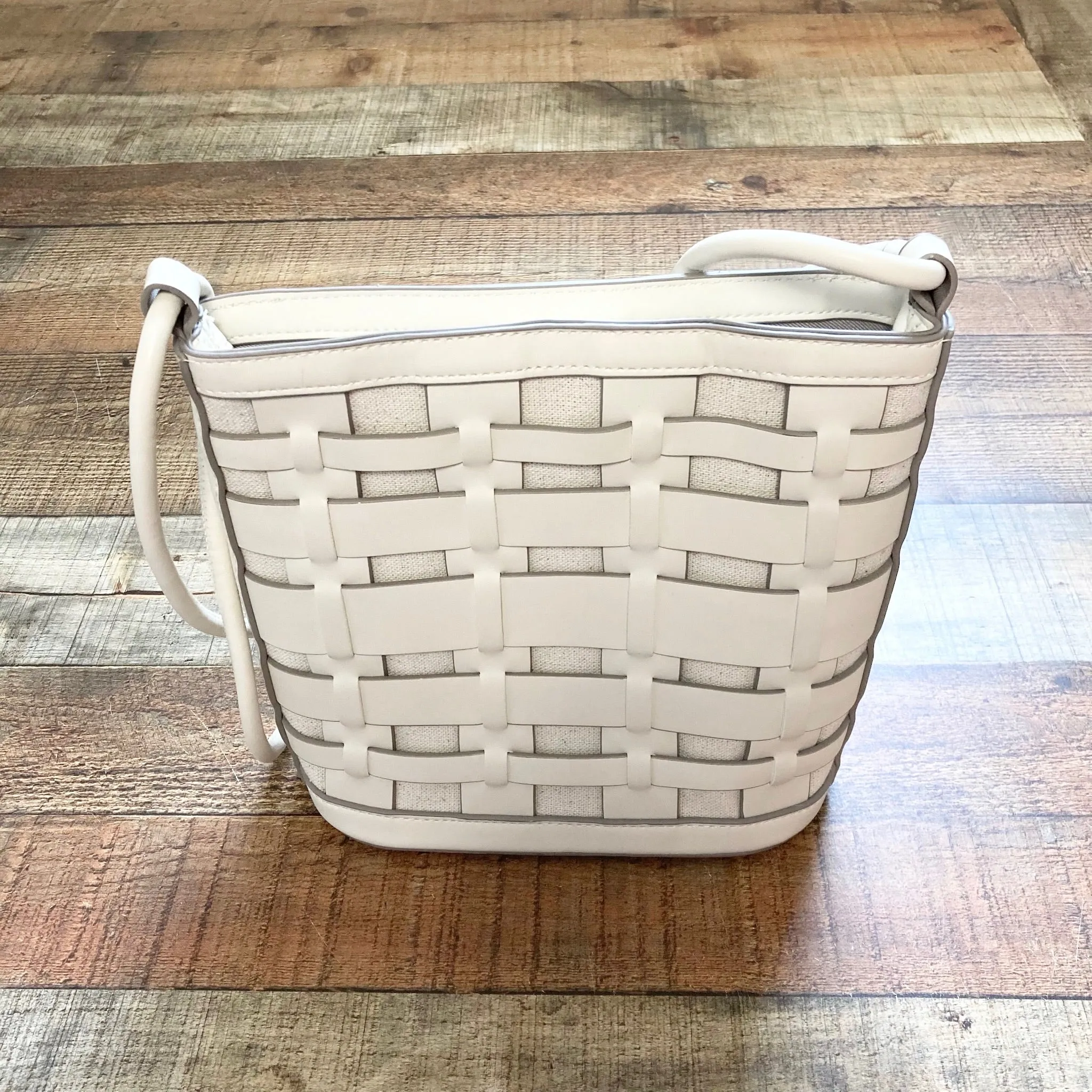 A NEW DAY CREAM WEAVE WOVEN BUCKET BAG ( ONLINE)