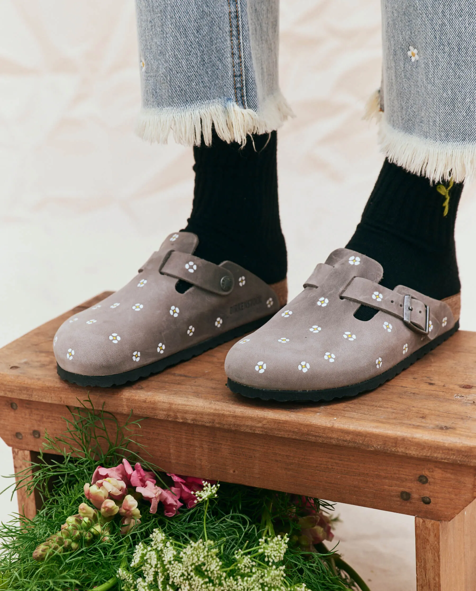 BIRKENSTOCK Boston with Hand Painted Tooled Daisy. -- Iron Oiled Leather with Cream